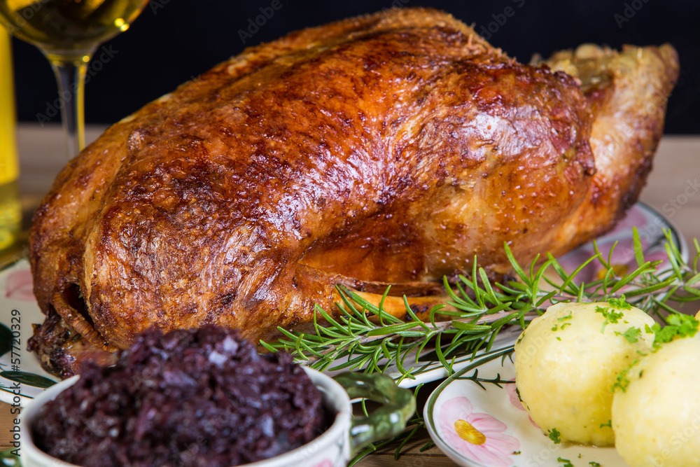AdobeStock_57720329_Preview Gänsebraten